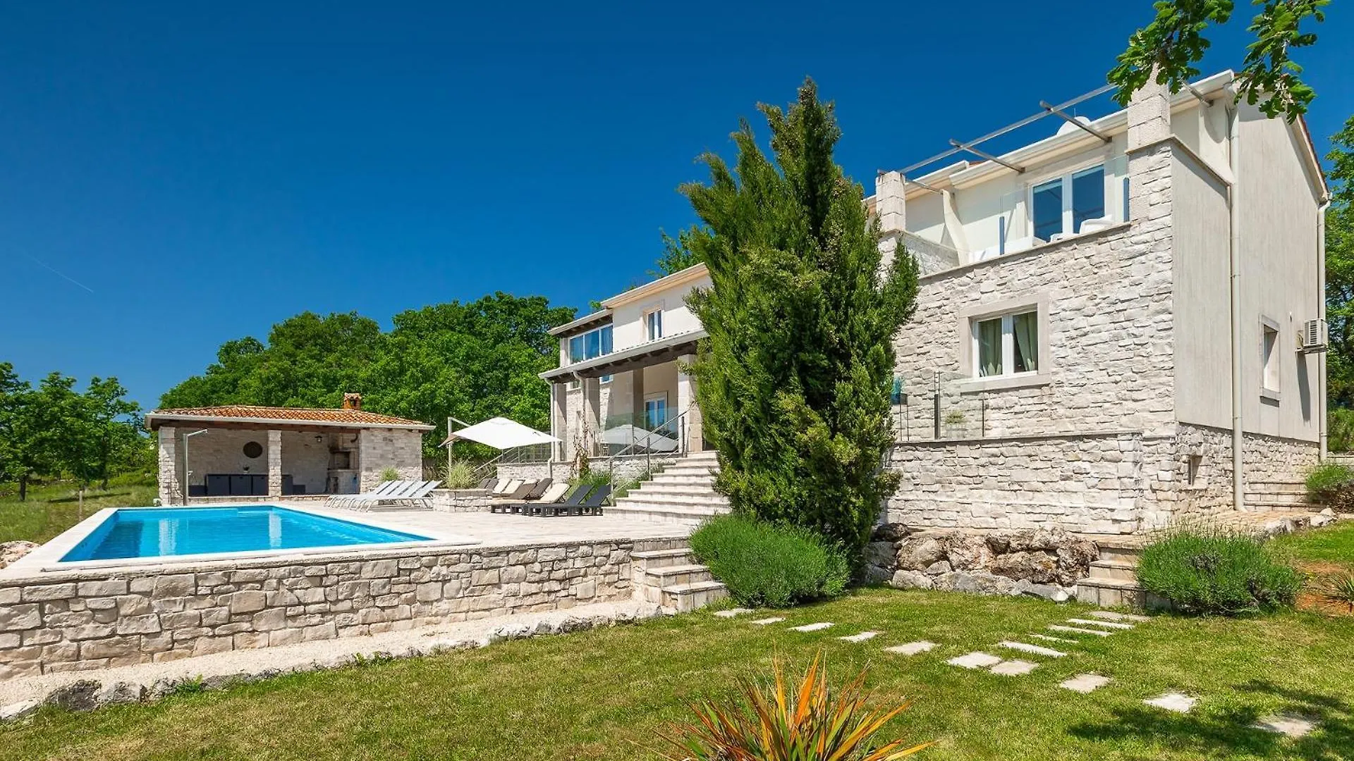 Complex Barbara Villa Vizinada